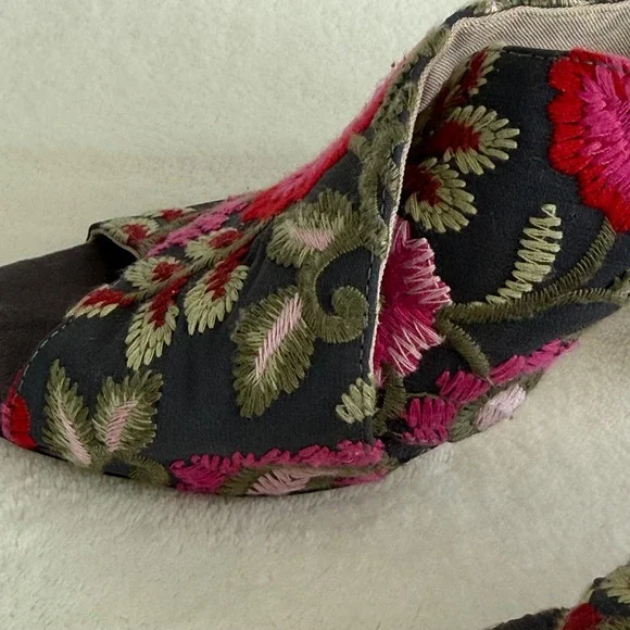Sole Society Women's Embroidered Floral Open Toe Heels Shoes 7.5 Chunky Heel - Picture 4 of 16